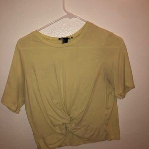 Tied baby yellow tee 🤩🤩🤩